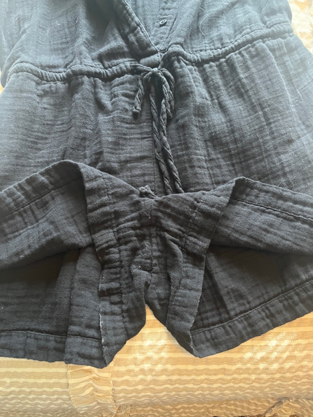 Old Navy Black Crinkle Gauze Romper - Picture 7 of 8